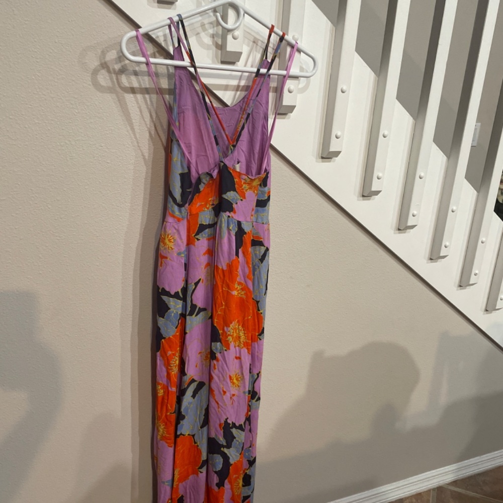 Beautiful dress by Loft - Picture 6 of 9